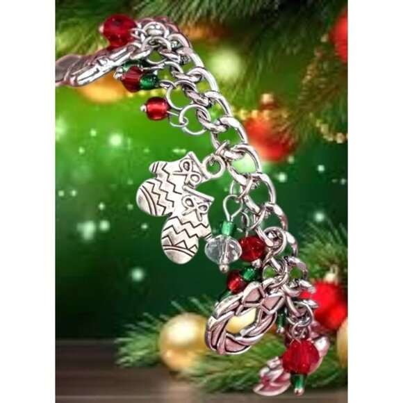 Christmas Charm Bracelet New Rudolph Stocking Wreath Snowflake Gift Pres… - Picture 3 of 11
